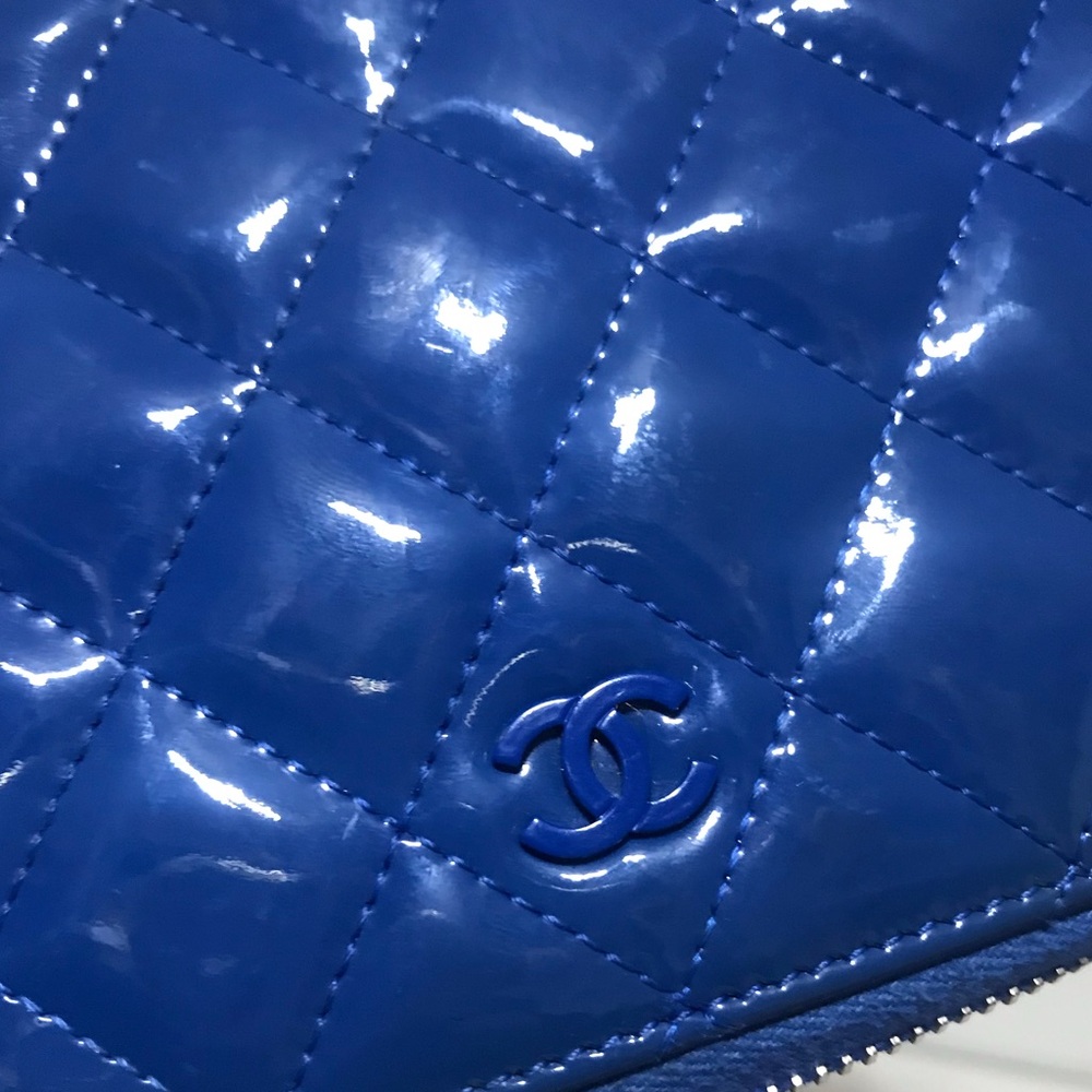 π ELECTRIC BLUE QUILTED LEATHER CHANEL ZIP AROUND ZIPPY LARGE ORGANIZER WALLET - Picture 10 of 12